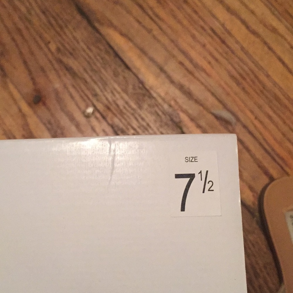 Shoes - Picture 4 of 4